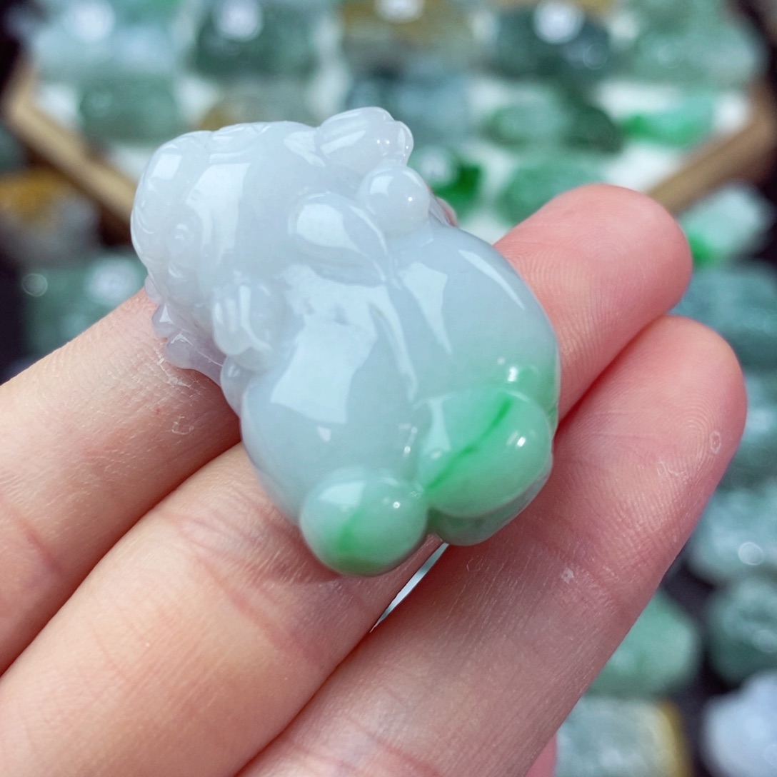 翡翠颈饰未镶嵌天然