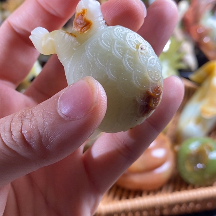 蛇纹石玉未镶嵌珠宝奇石