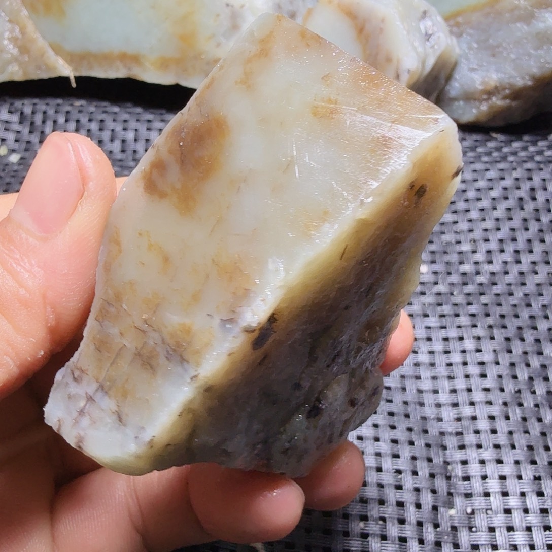 和田玉（糖玉）未镶嵌珠宝半成品
