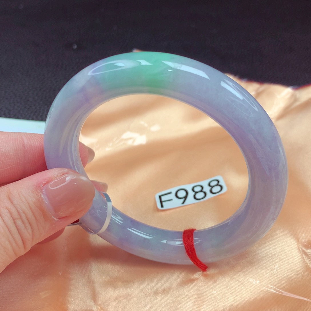 翡翠手镯未镶嵌?*莹手镯88