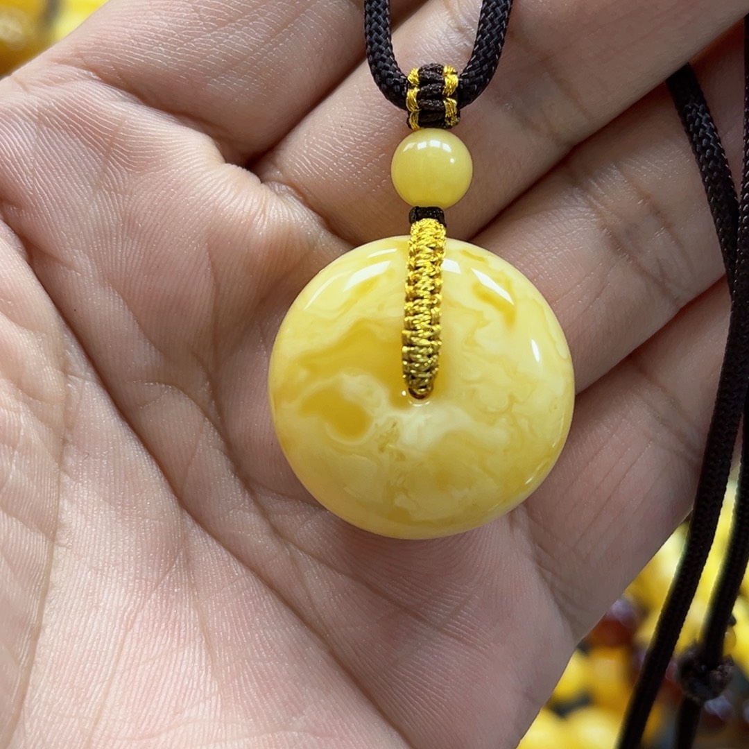 蜜蜡未镶嵌珠宝奇石