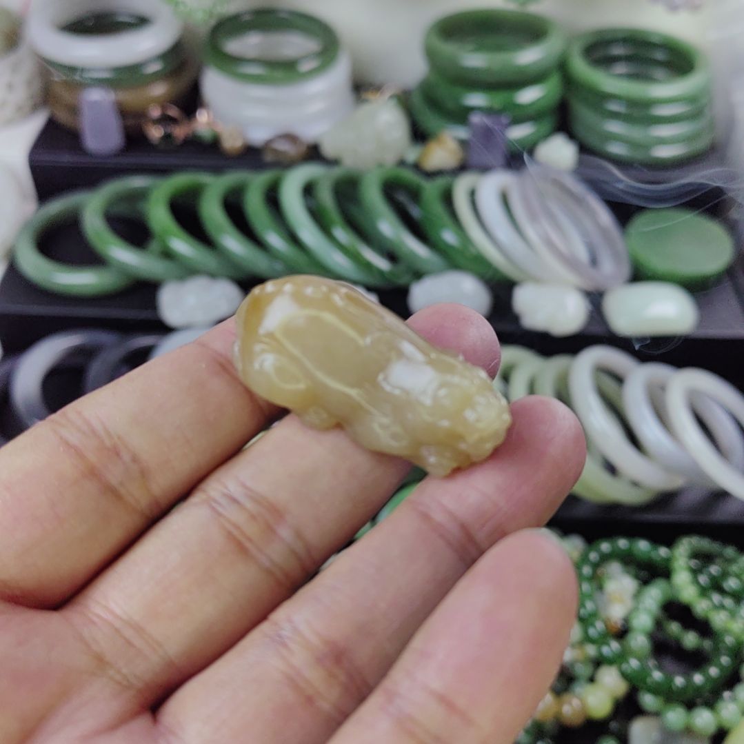 和田玉颈饰未镶嵌