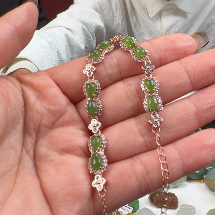 和田玉银S925镶嵌颈饰送给