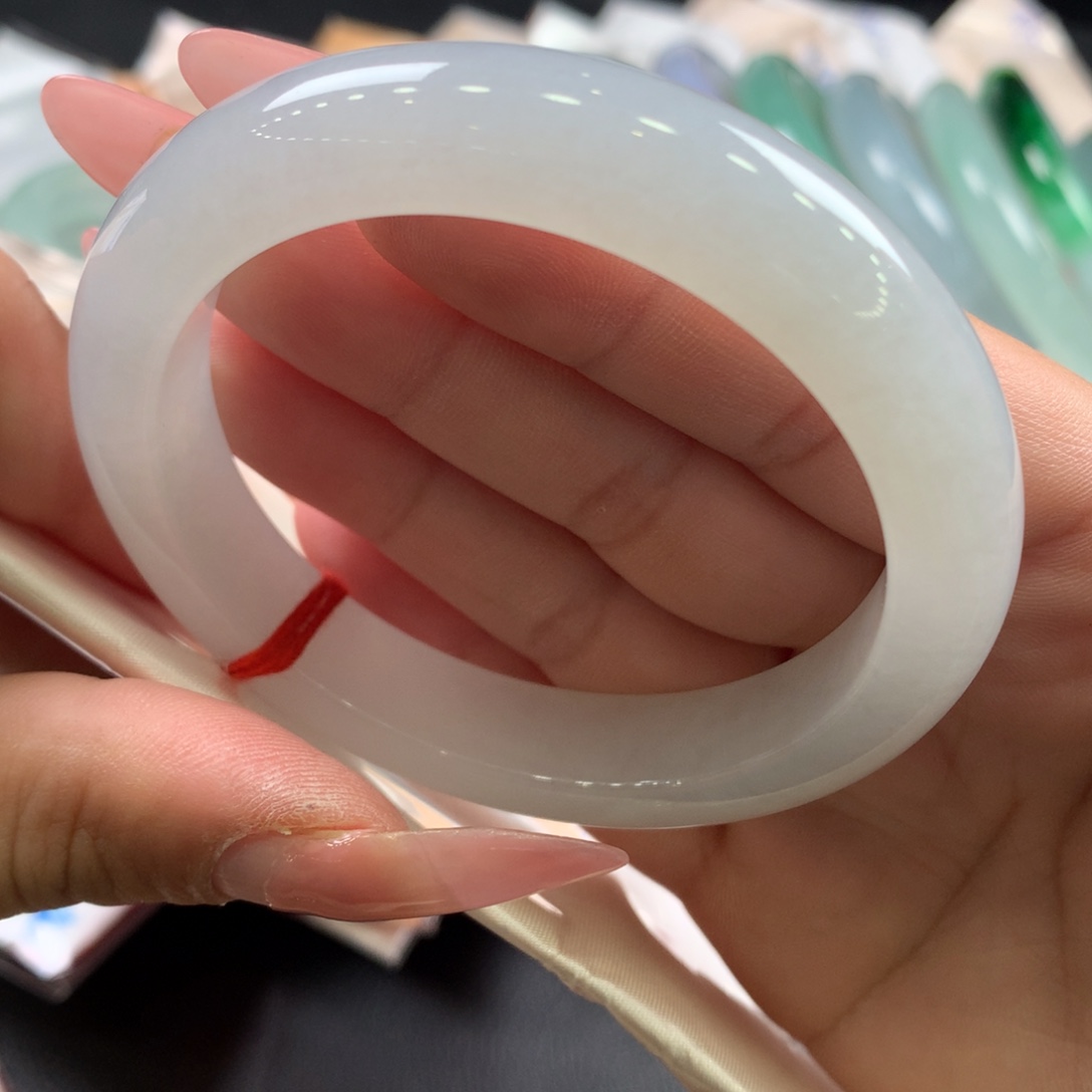 翡翠未镶嵌手镯57.6正圈