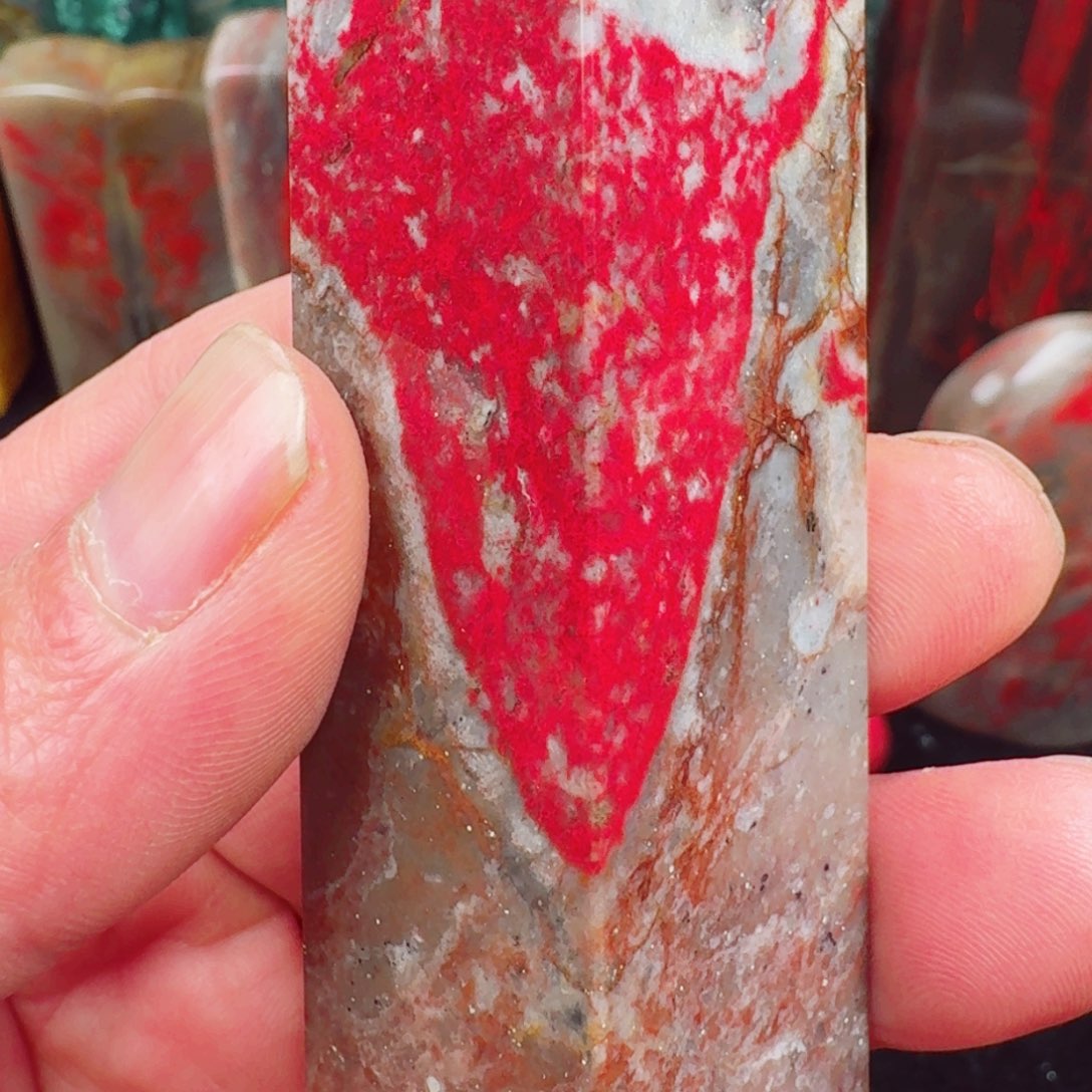 昌化鸡血石牛角地