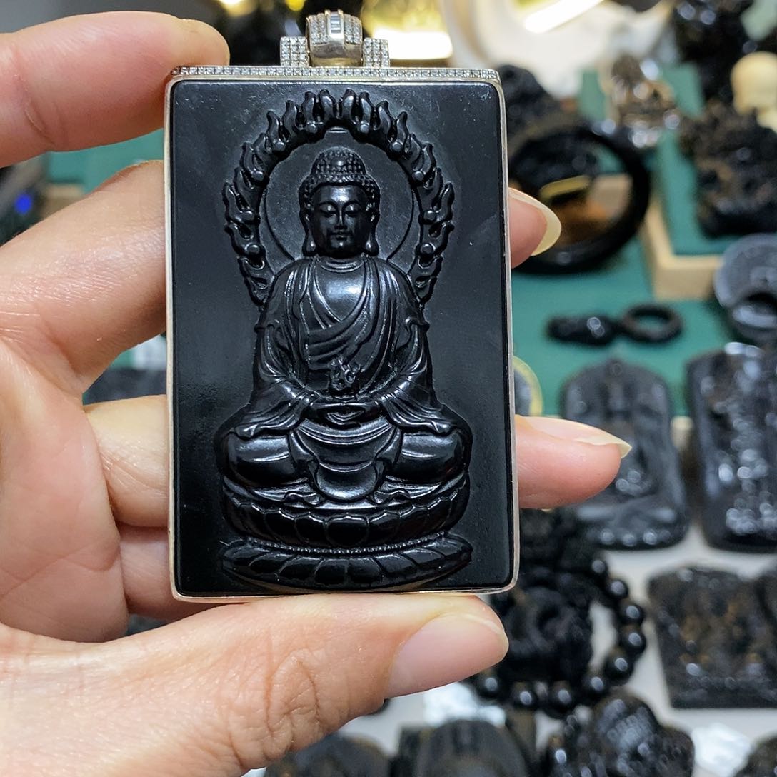 蛇纹石玉颈饰未镶嵌武*伟