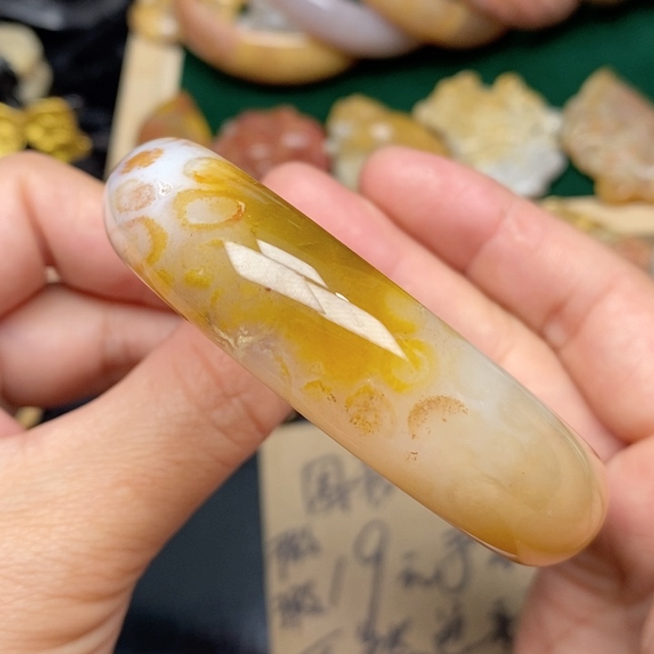 硅化珊瑚（珊瑚玉）手镯未镶嵌57