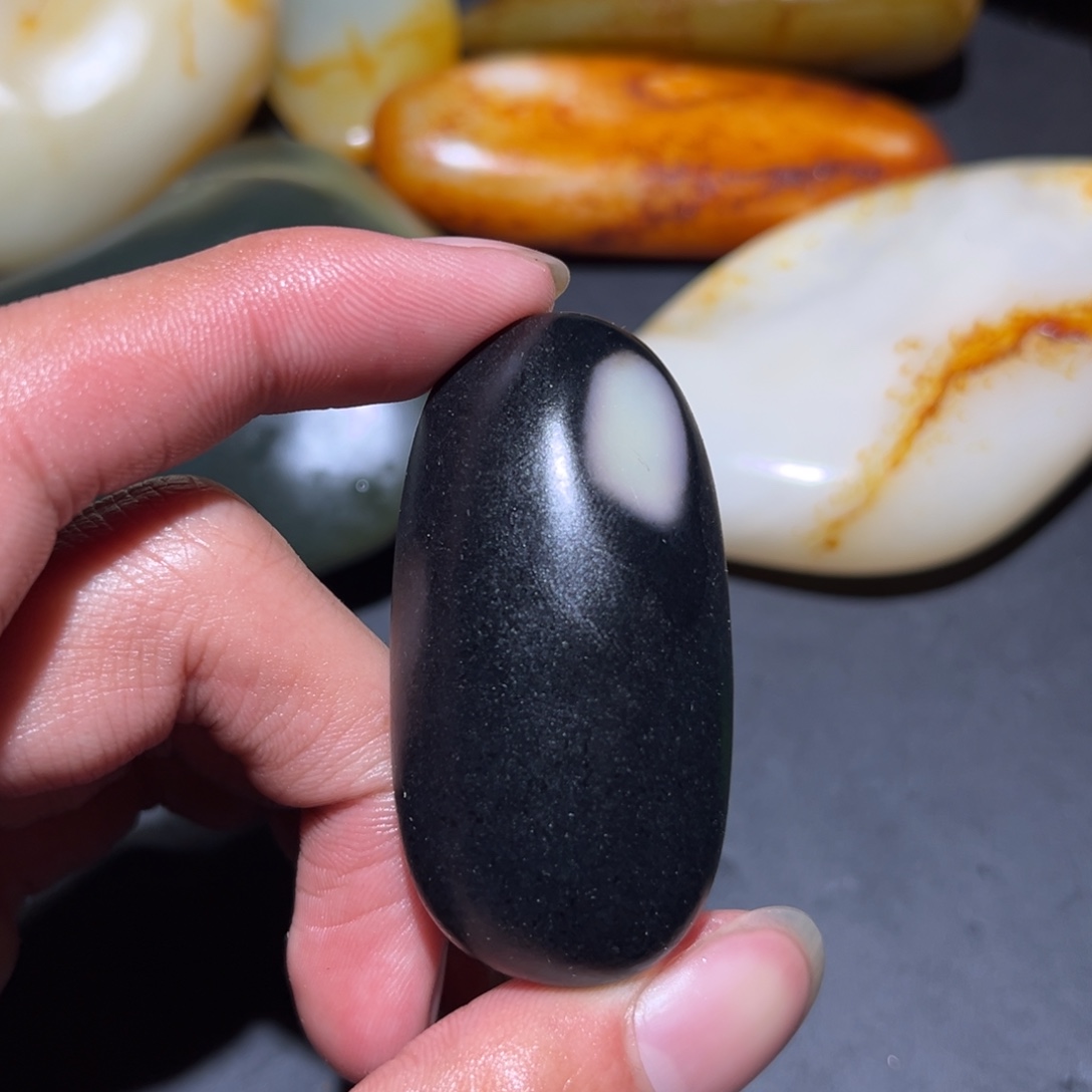 和田玉未镶嵌珠宝奇石