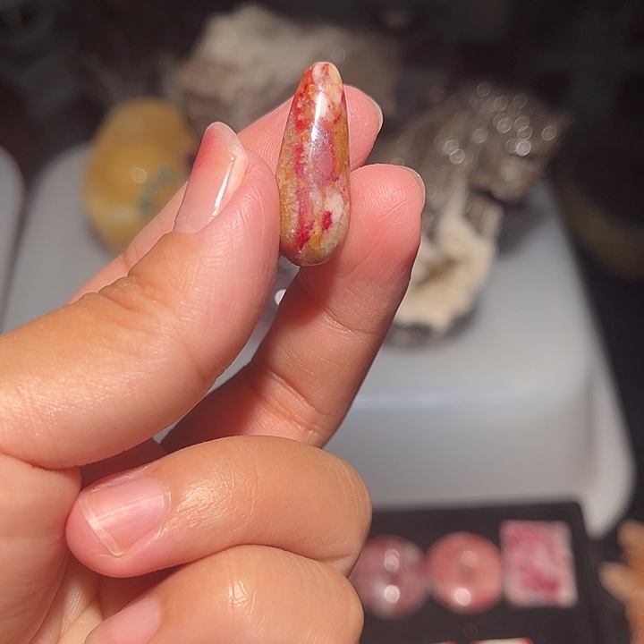 天然辰砂天然朱砂原石吊坠