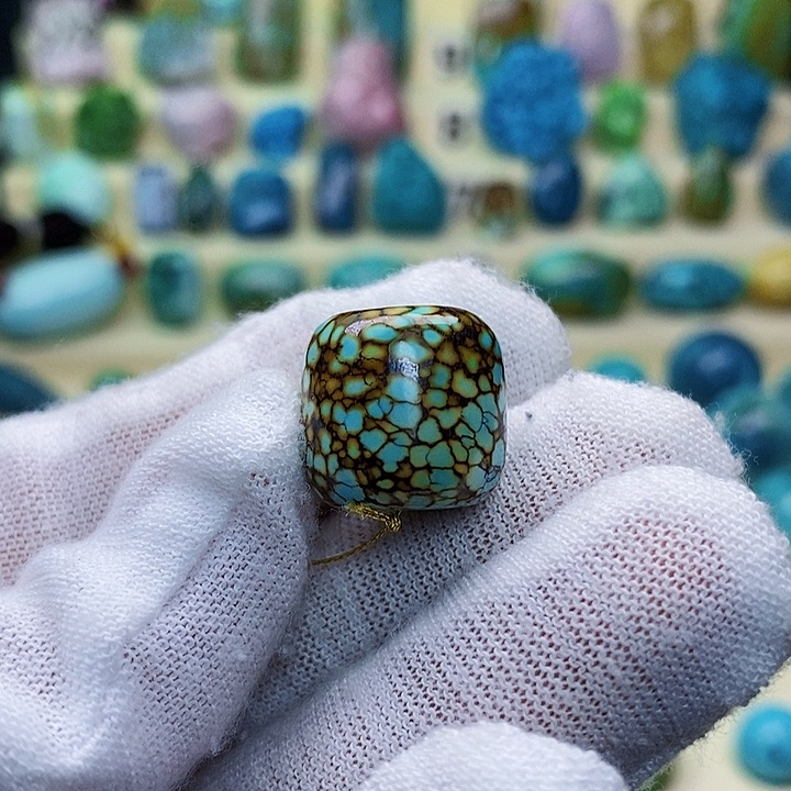 绿松石配饰未镶嵌