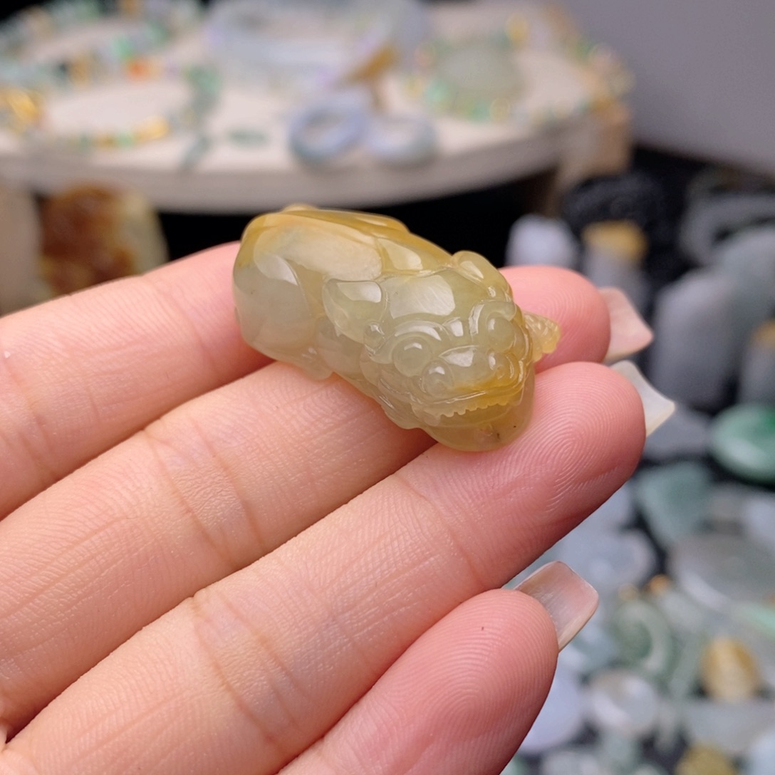 是***啊翡翠未镶嵌颈饰翡翠