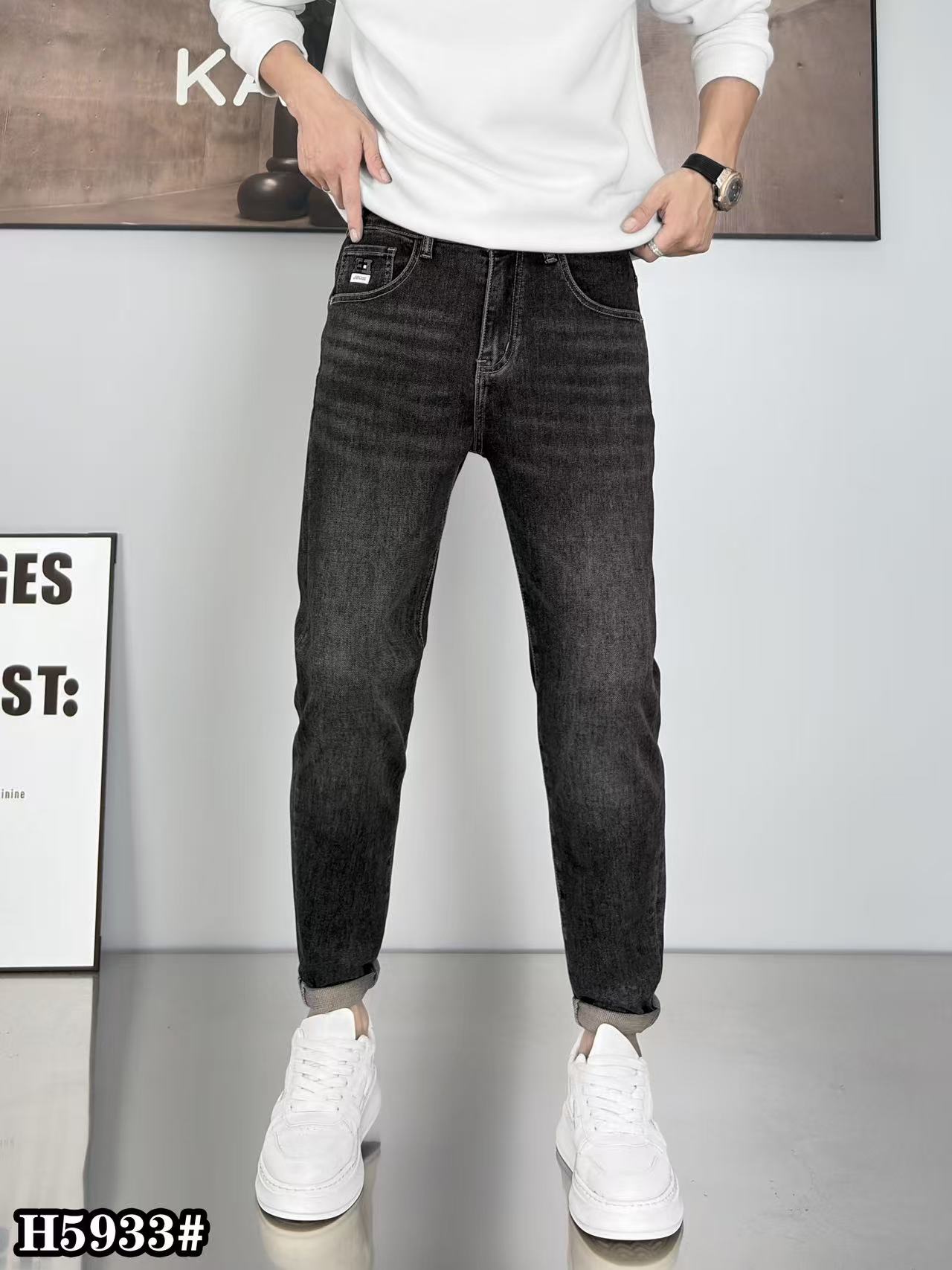 高端柔软面料2025年新款牛仔裤男秋季厚款男士潮流修身小脚长裤子