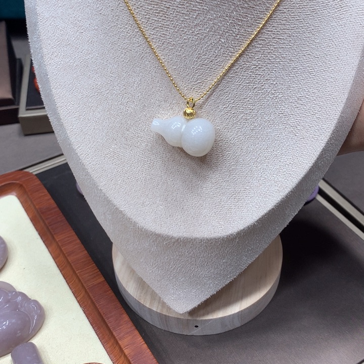 石英质玉颈饰未镶嵌