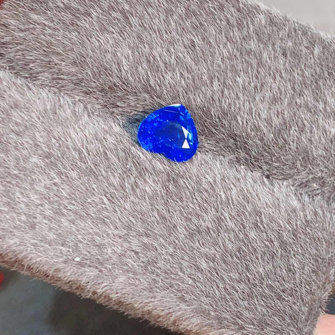 蓝宝石裸石未镶嵌1.08ct 蓝宝石皇家蓝蓝宝石