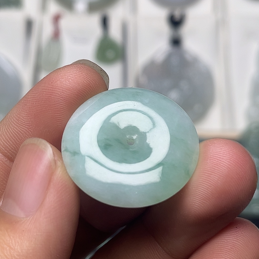 翡翠未镶嵌挂件缅甸天然翡翠