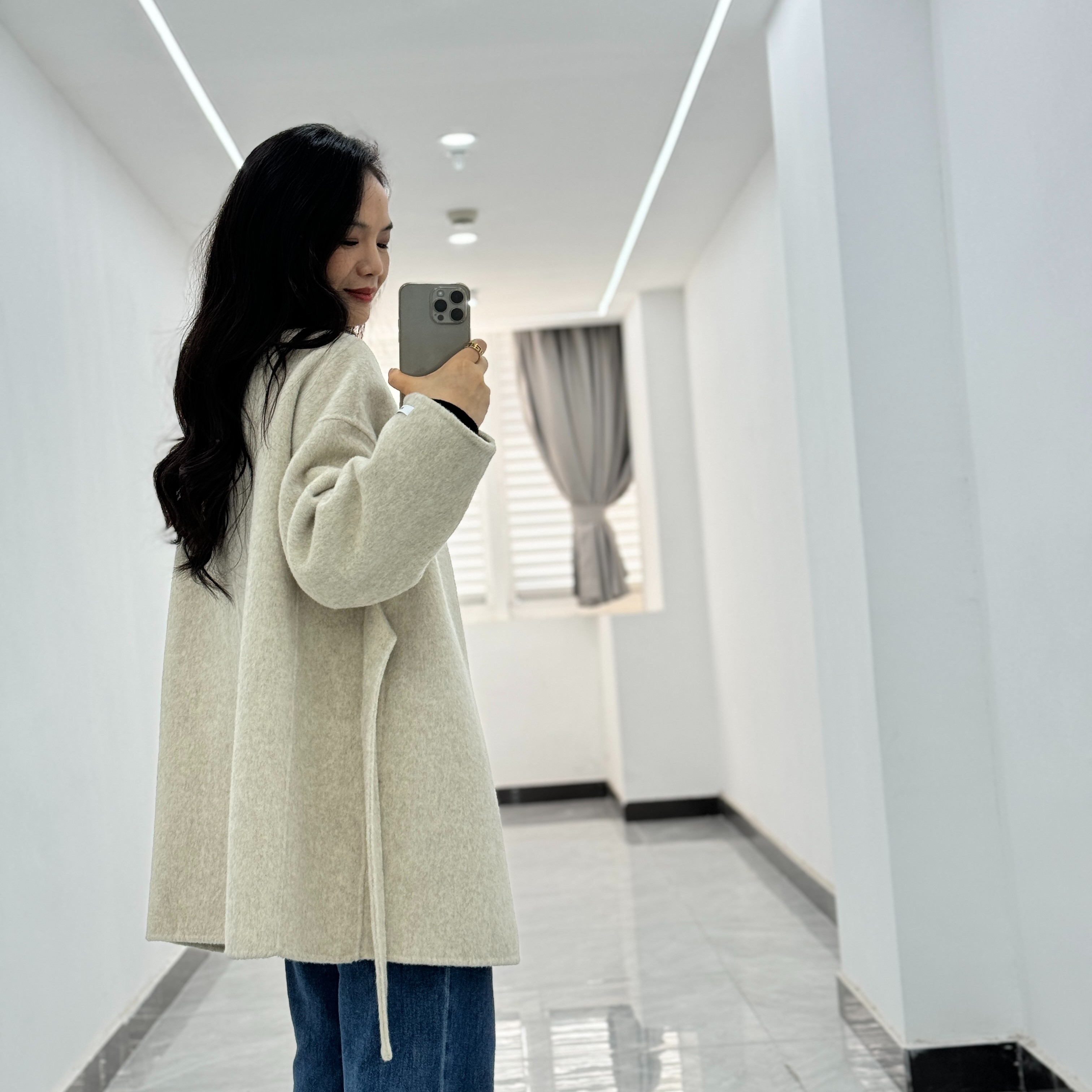 2025年秋冬设计师V领新款系带短款气质时尚绵羊毛双面大衣外套