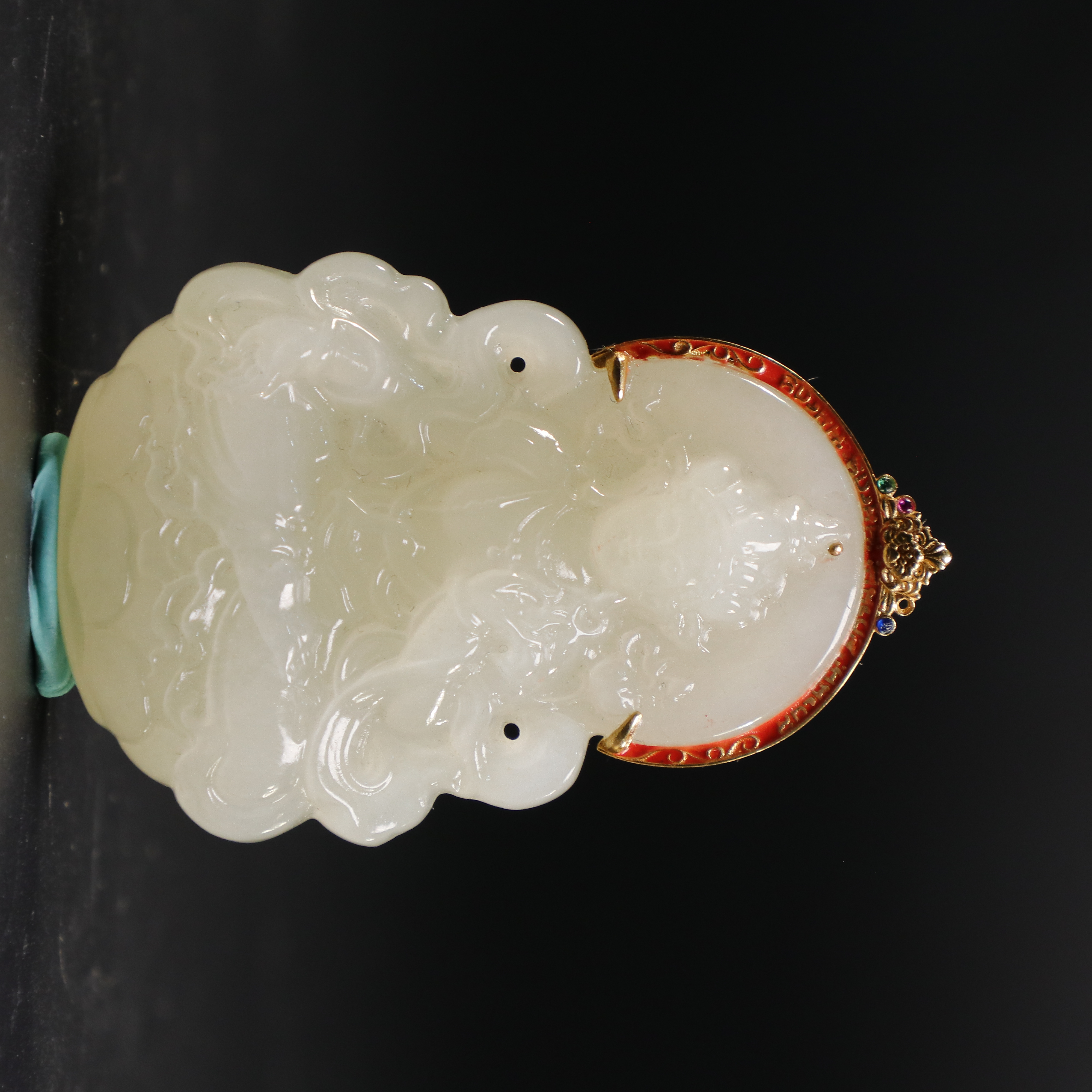 lot8844 和田玉青海野牛沟持莲观音挂件/云南典藏