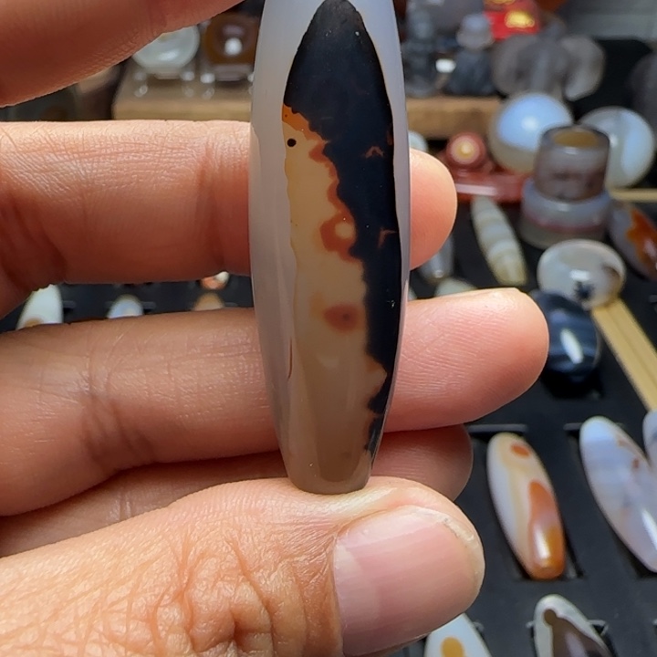 吉***意玛瑙/玉髓未镶嵌颈饰