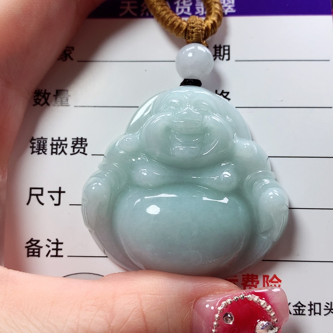 翡翠颈饰未镶嵌佛公