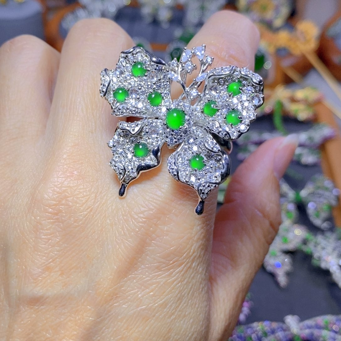 翡翠颈饰银S925镶嵌天然翡翠