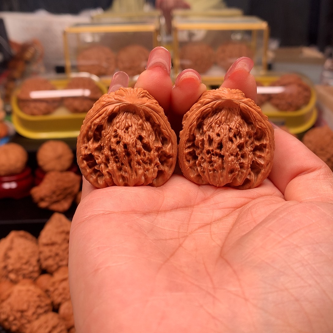 文玩核桃把件虎头蛇