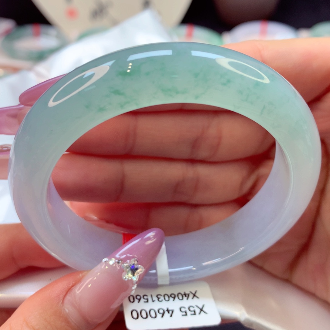 翡翠未镶嵌手镯正圈8号66