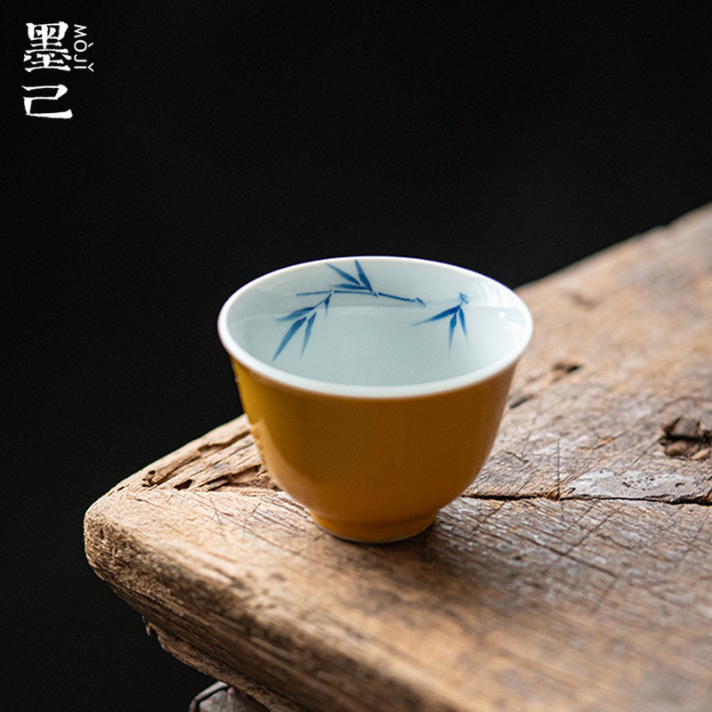 墨己文人拟古手绘柘黄隐竹品茗杯内外釉陶瓷喝茶单杯仿古品茶杯