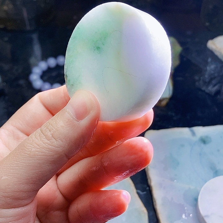 翡翠未镶嵌颈饰毛料14