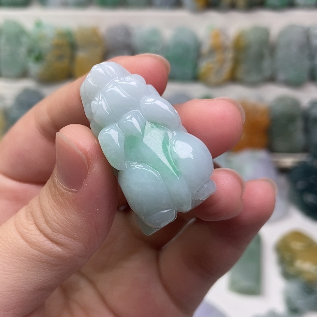 翡翠未镶嵌吊坠(赠链)