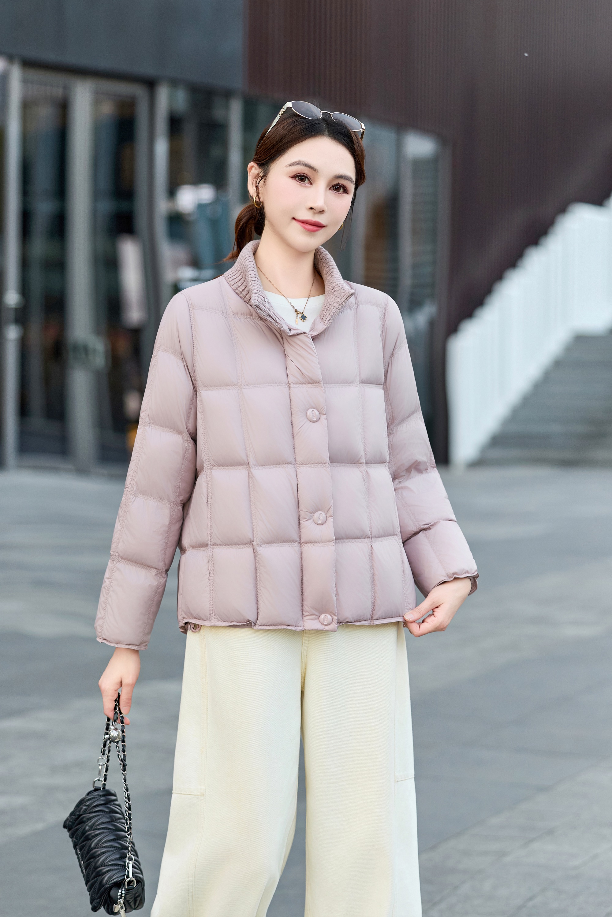 冬季宽松型保暖轻薄厚款正常袖女士短款立领大码羽绒服