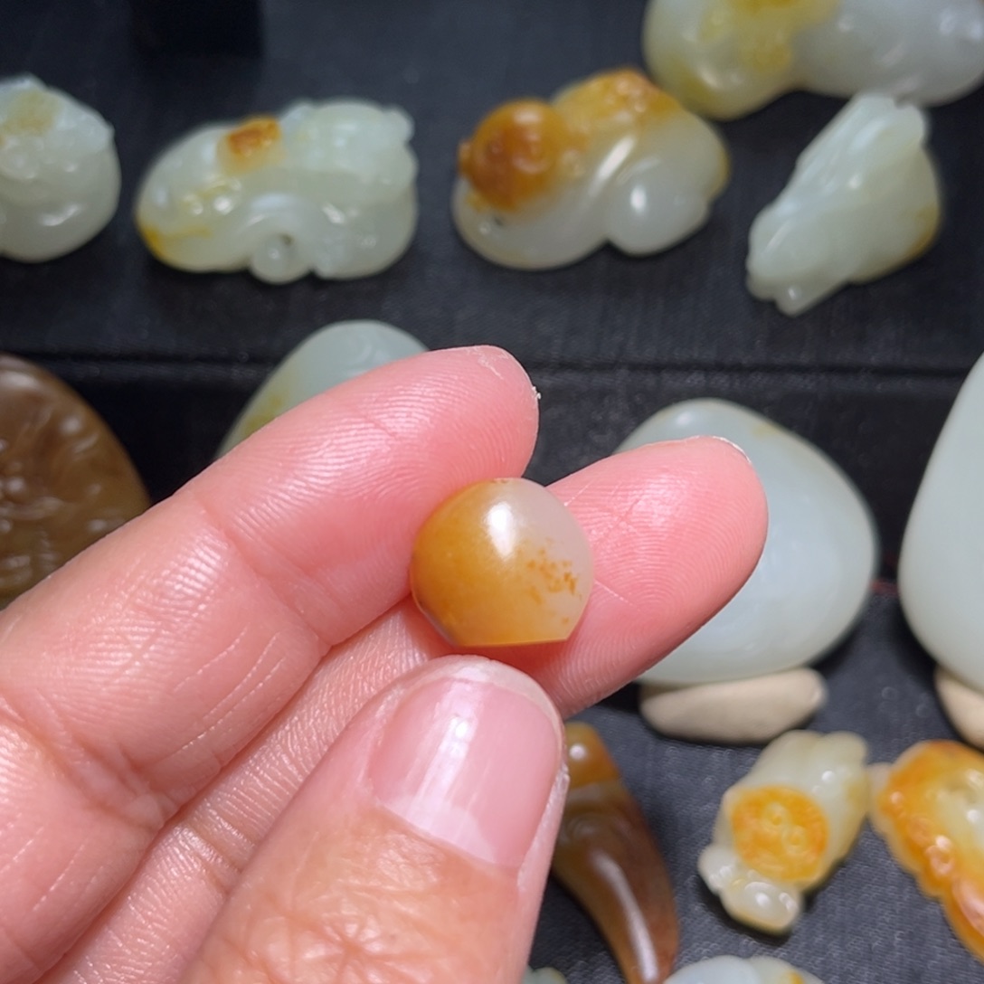 和田玉颈饰未镶嵌缘*