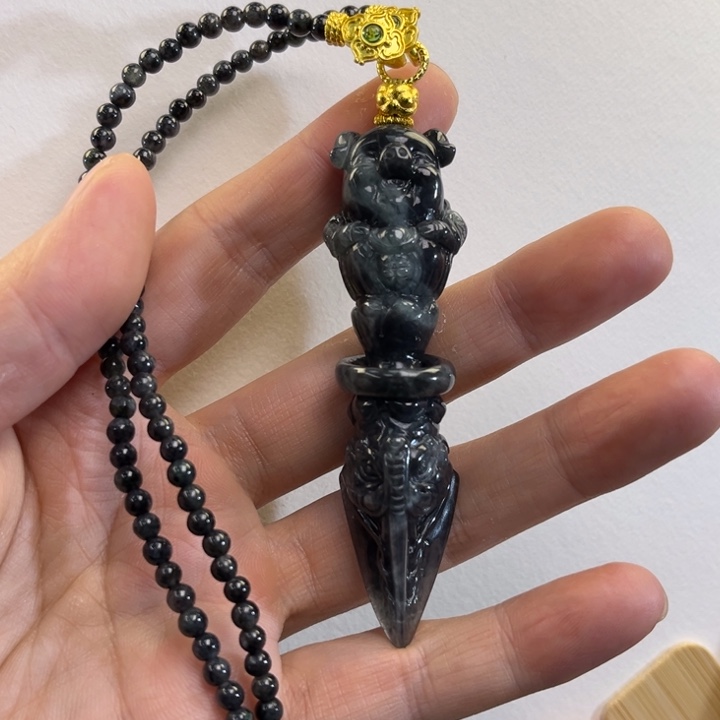 翡翠吊坠(赠链)未镶嵌代编织