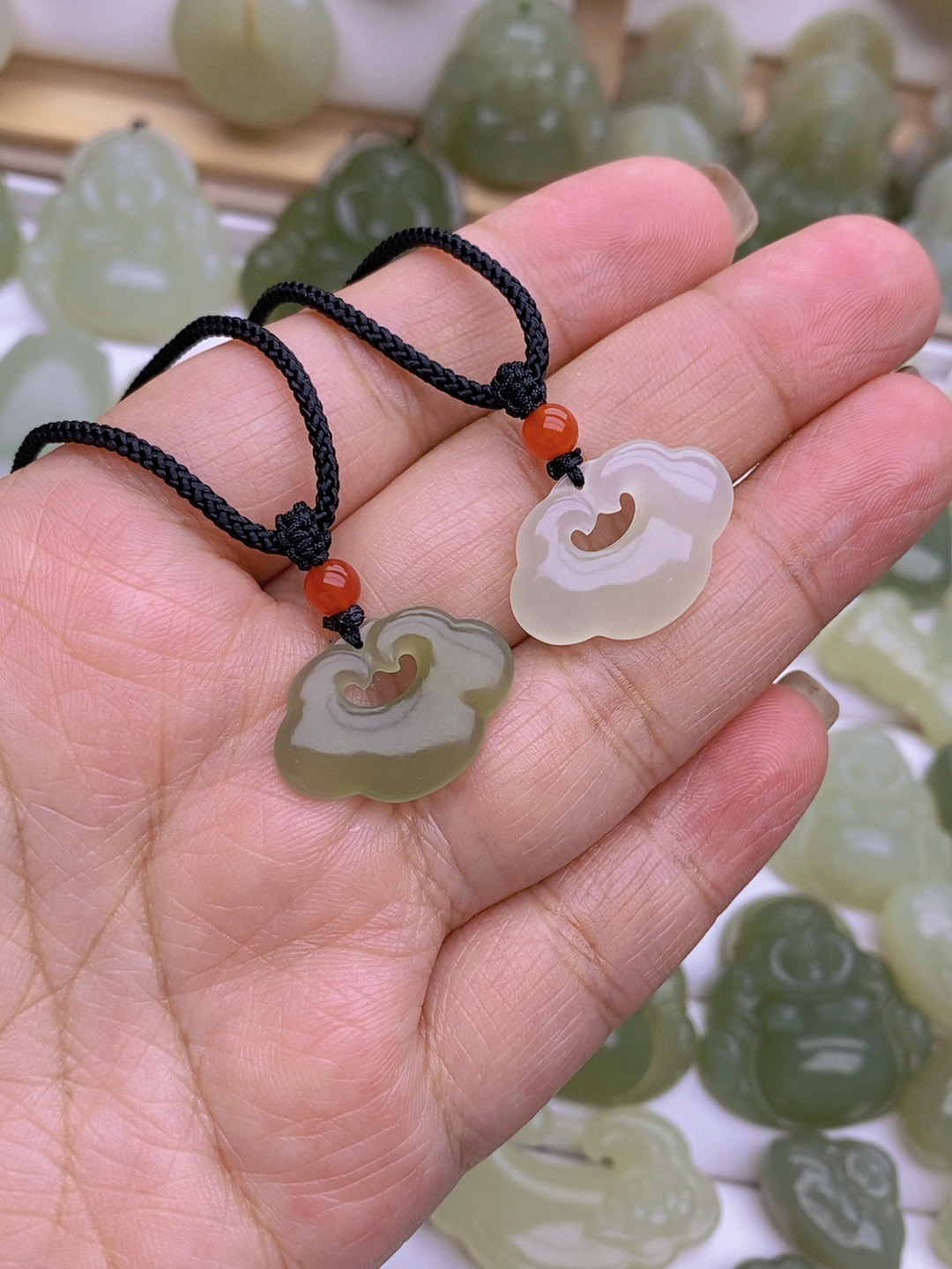 天然和田玉如意锁玉坠精美薄款祥云锁吊坠男宝女宝长命锁生日礼物