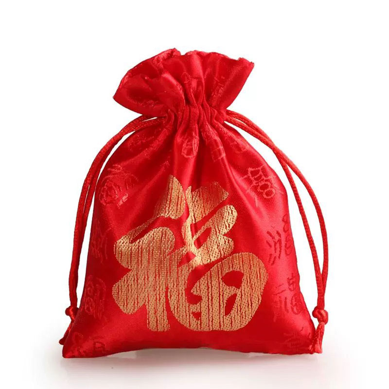 首饰袋 随机衣服一件，尺码备注