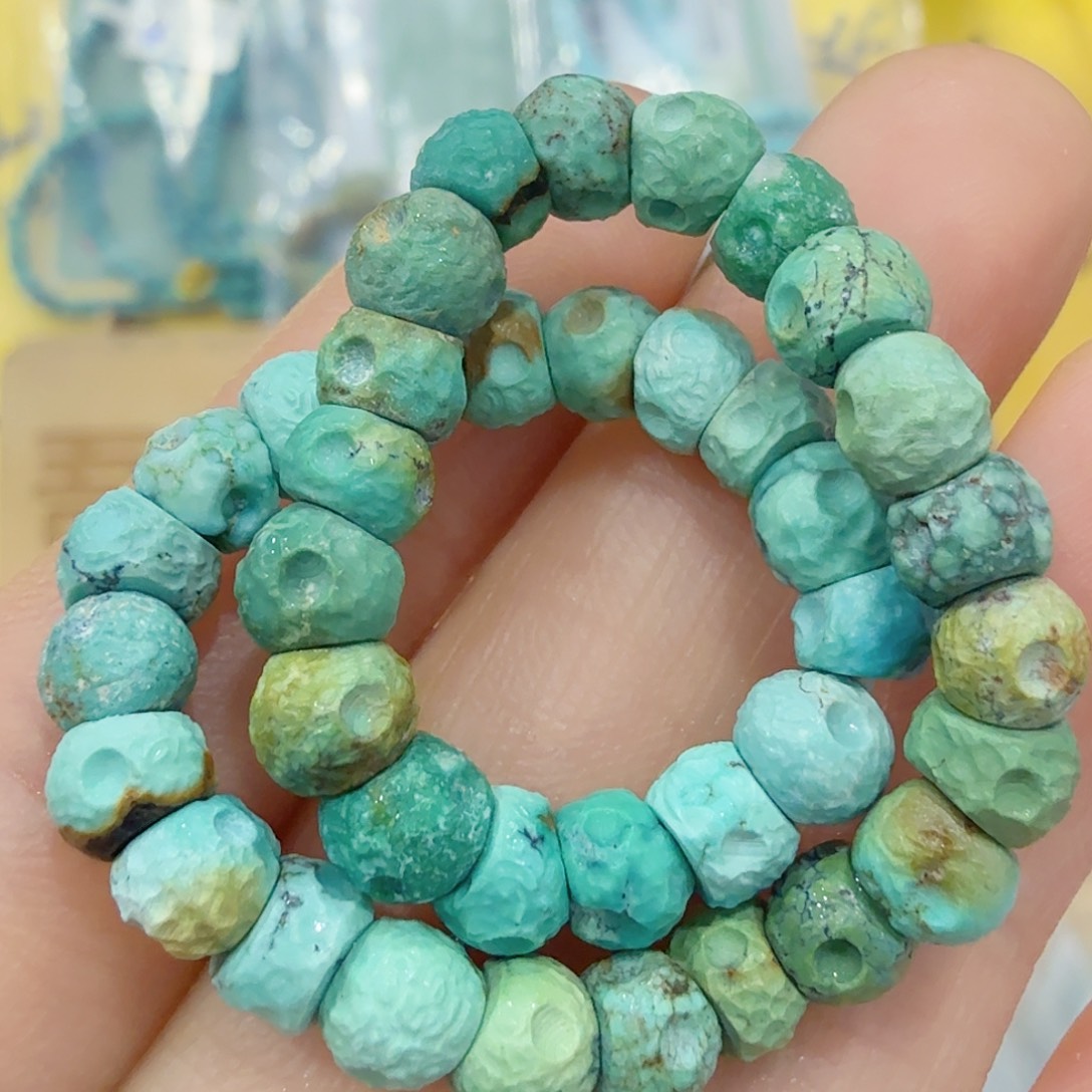 绿松石未镶嵌珠宝奇石