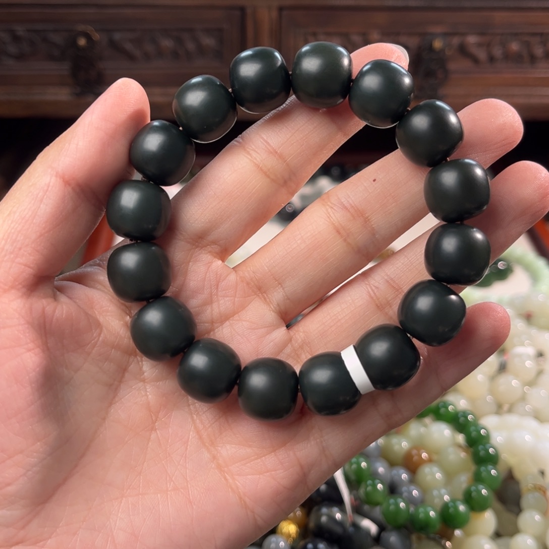 D***S和田玉未镶嵌手链