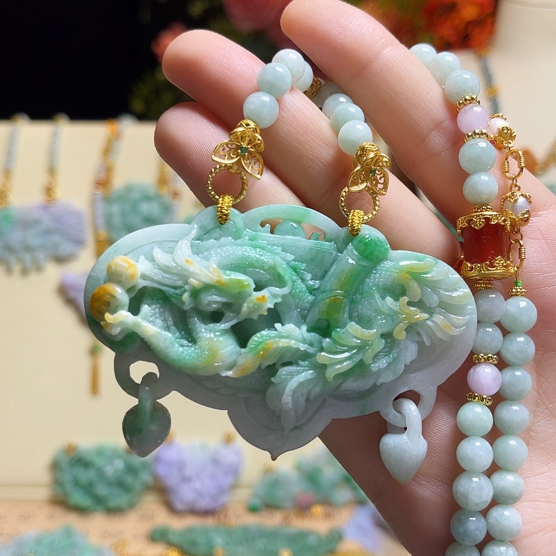 翡翠颈饰未镶嵌龙凤