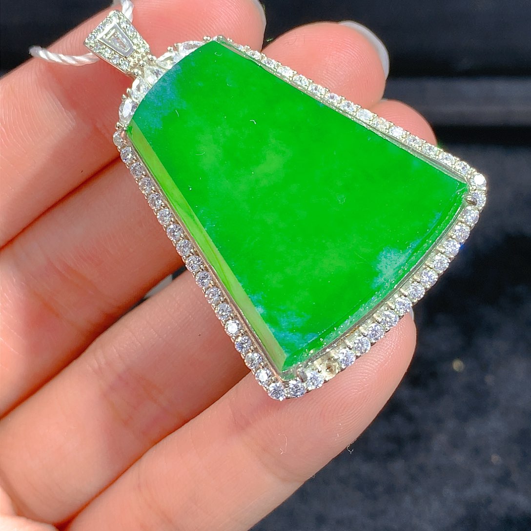 翡翠颈饰银S925镶嵌吊坠