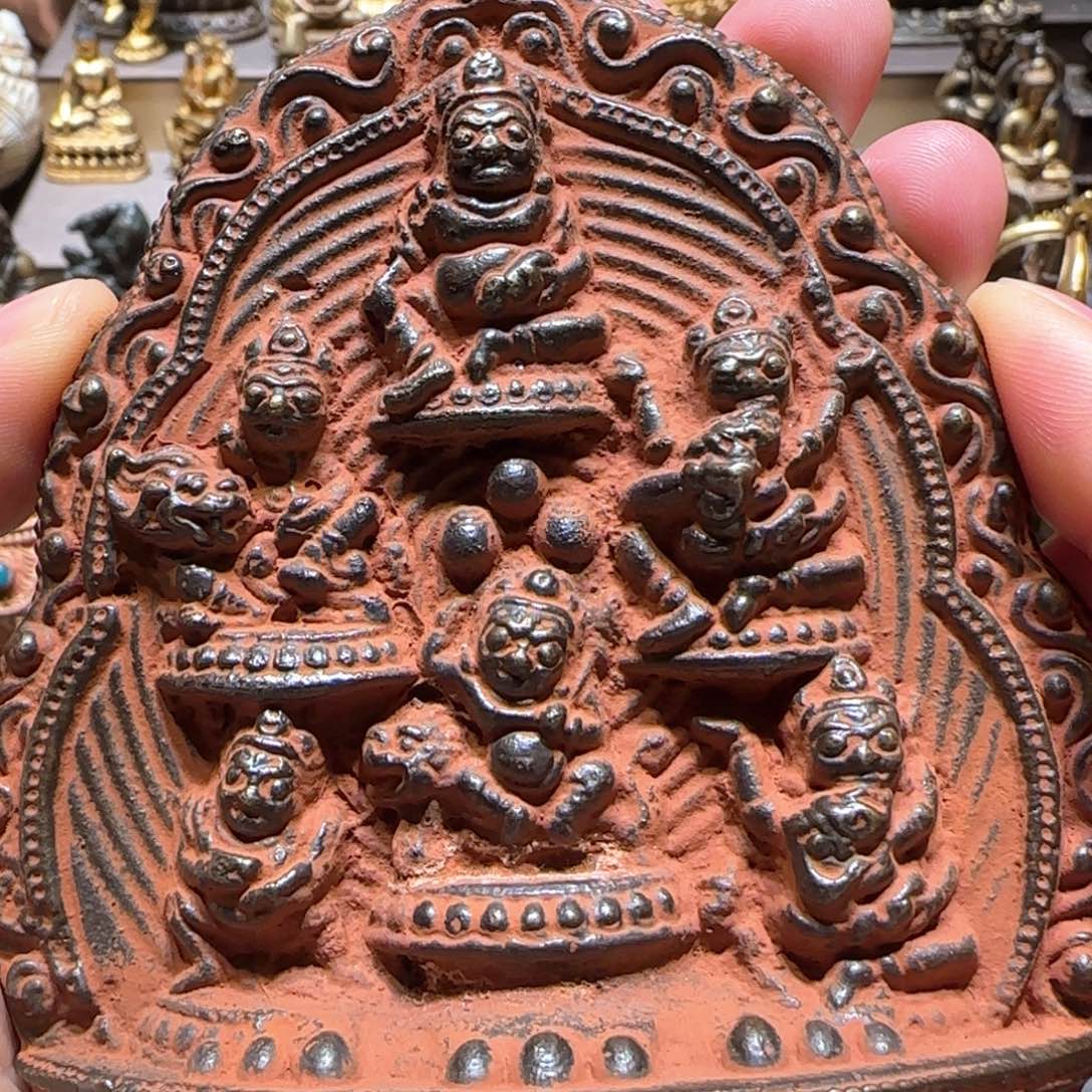 牌子……吊坠……吊坠……