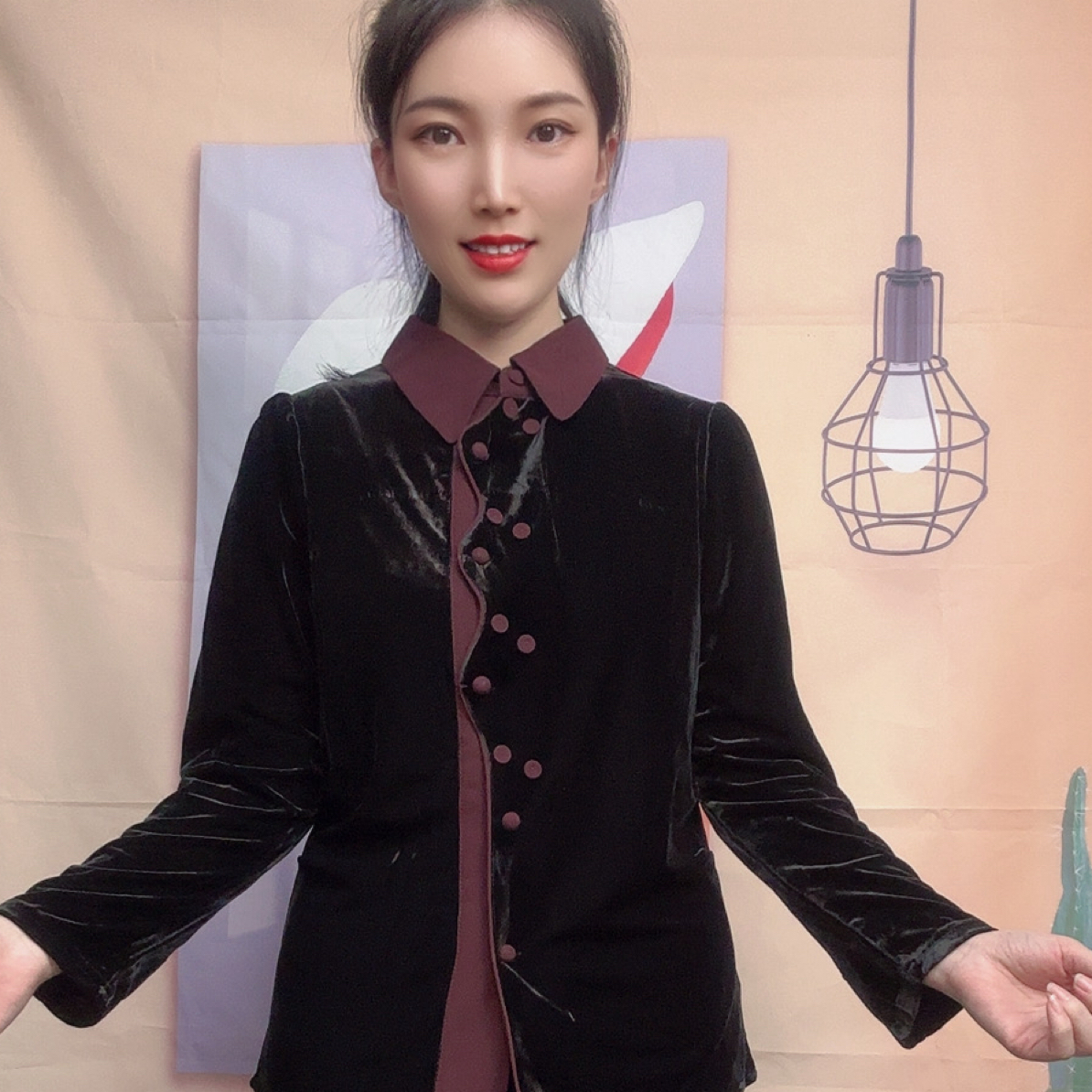 中老年秋冬翻领丝绒短款洋气显瘦直襟开衫妈妈装上衣