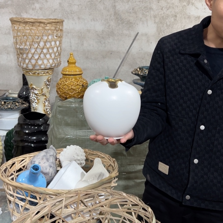 瓶高度15厘米口径5厘米微瑕捡漏