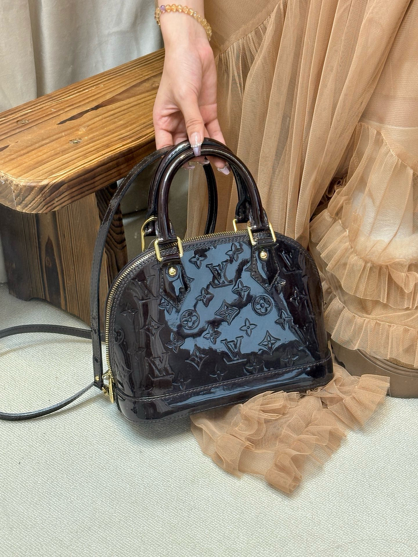 95新 LouisVuitton/路易威登 lv 车厘子贝壳bb斜挎包