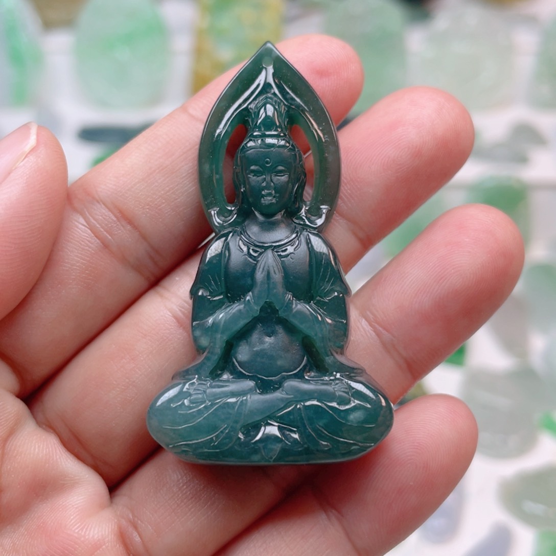 翡翠颈饰未镶嵌观音