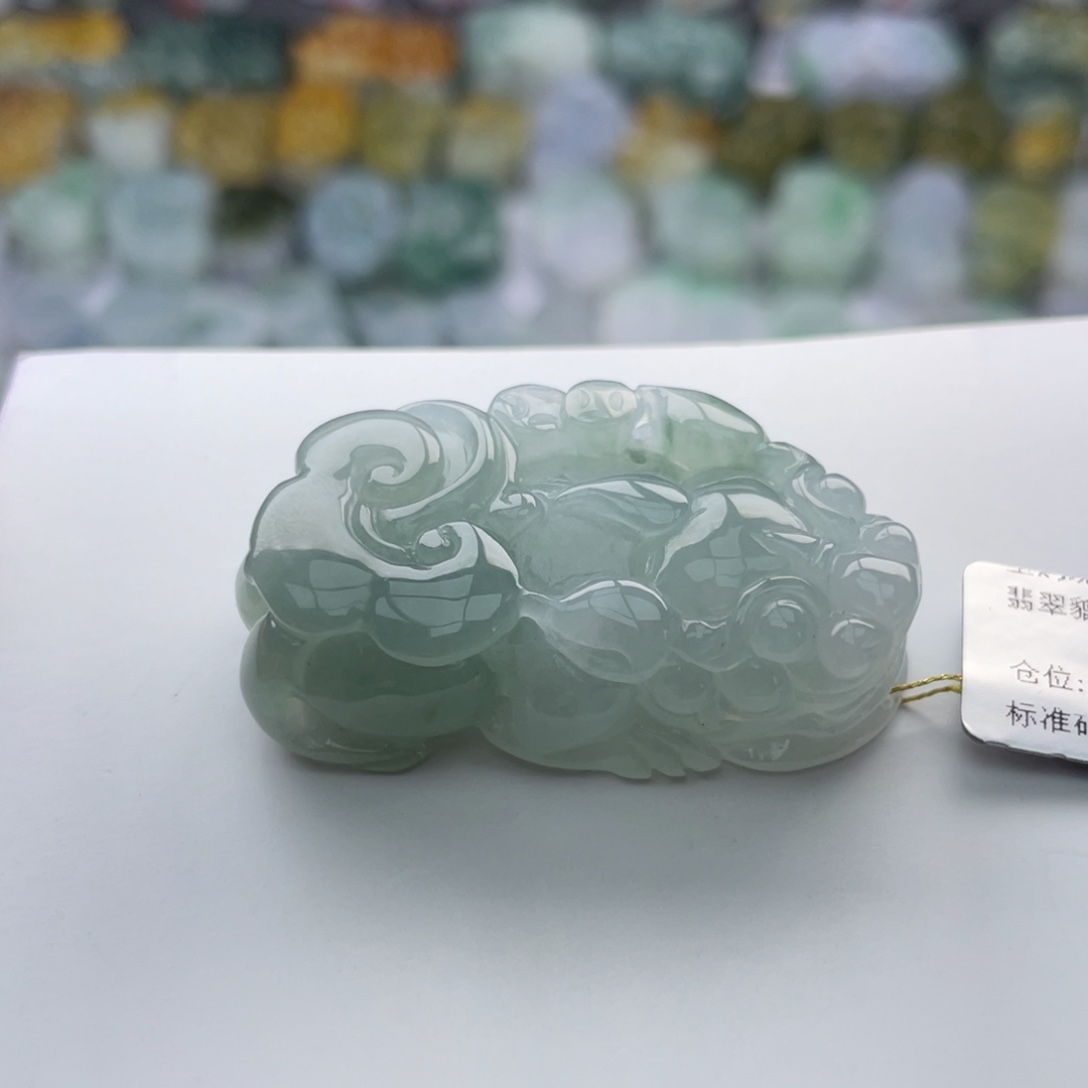 翡翠未镶嵌颈饰貔貅