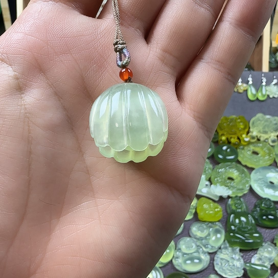 蛇纹石玉未镶嵌岫玉吊坠