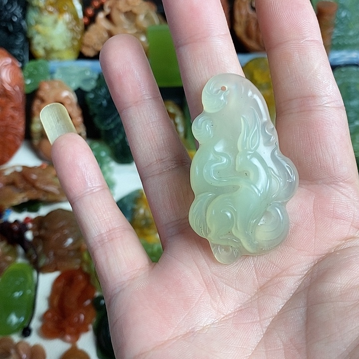 未镶嵌蛇纹石玉颈饰