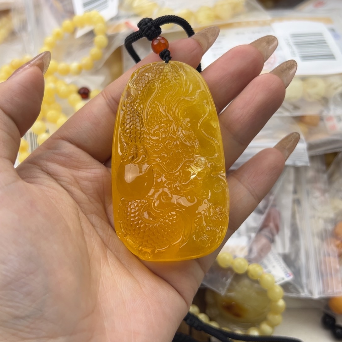 琥珀珠宝奇石未镶嵌