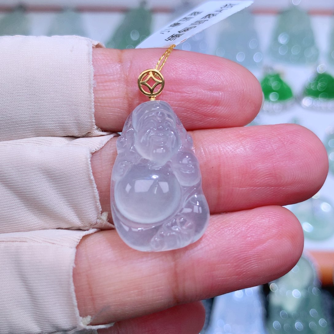 翡翠18K金镶嵌颈饰财神爷