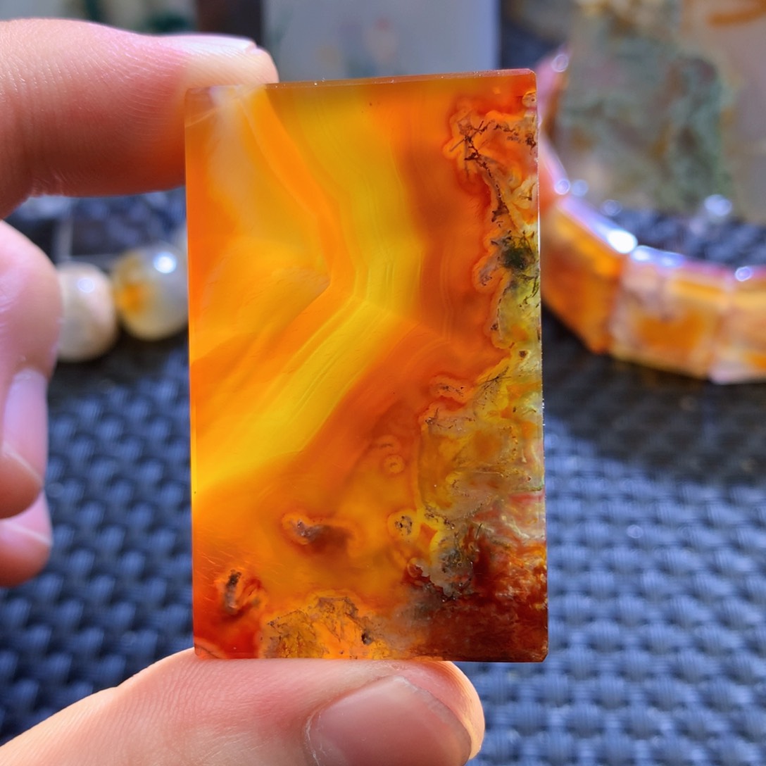 未镶嵌颈饰玛瑙/玉髓小**志