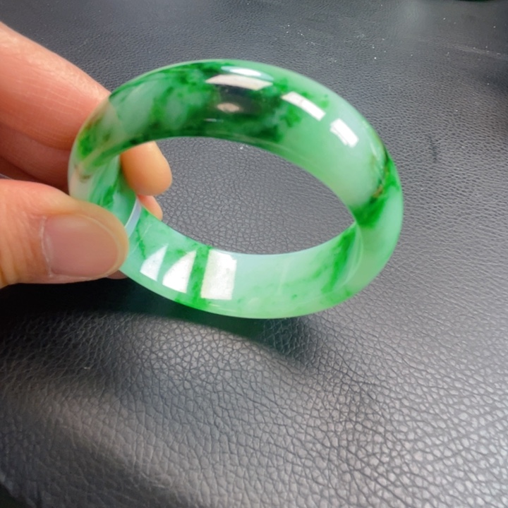 翡翠未镶嵌手镯（贵妃镯）缅甸翡翠